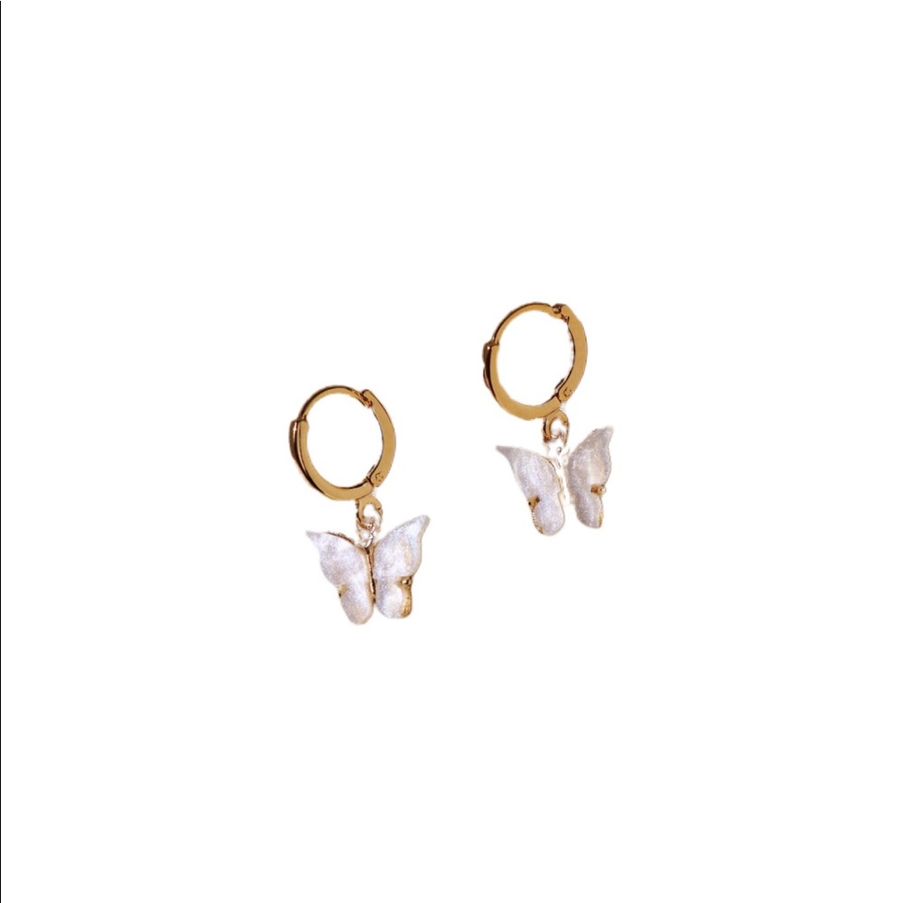 COPY - Beautiful Dainty Butterfly Earring in Whit…